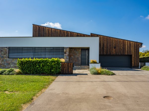 Zalakarosi csal�di h�z Internorm ny�l�sz�r�kkal